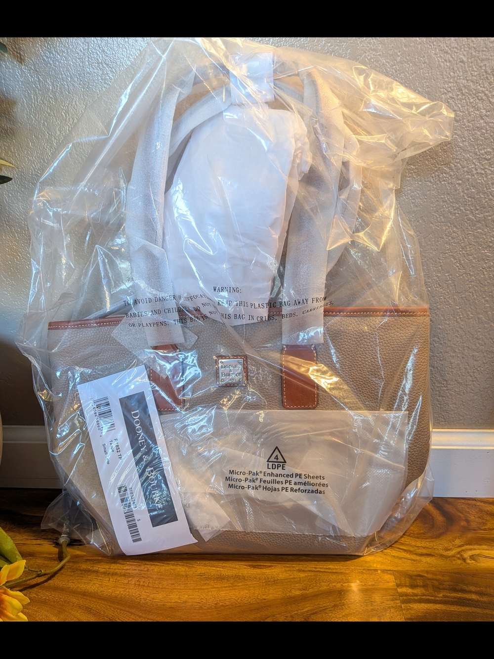 NWT! Dooney & Bourke Pebble Grain Tote in Taupe